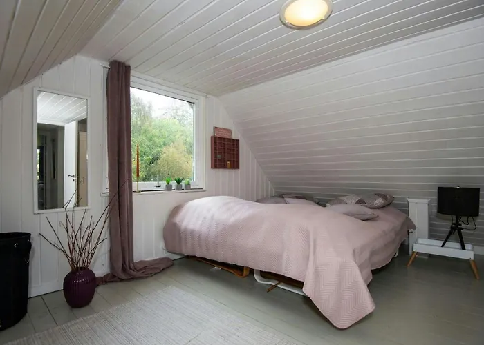Semesterbostad Renovated Near Ørsted