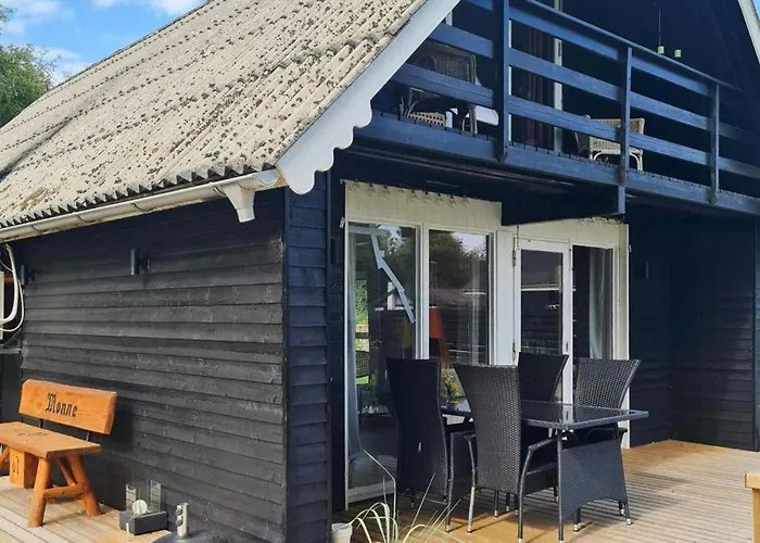 בית נופש Renovated Near